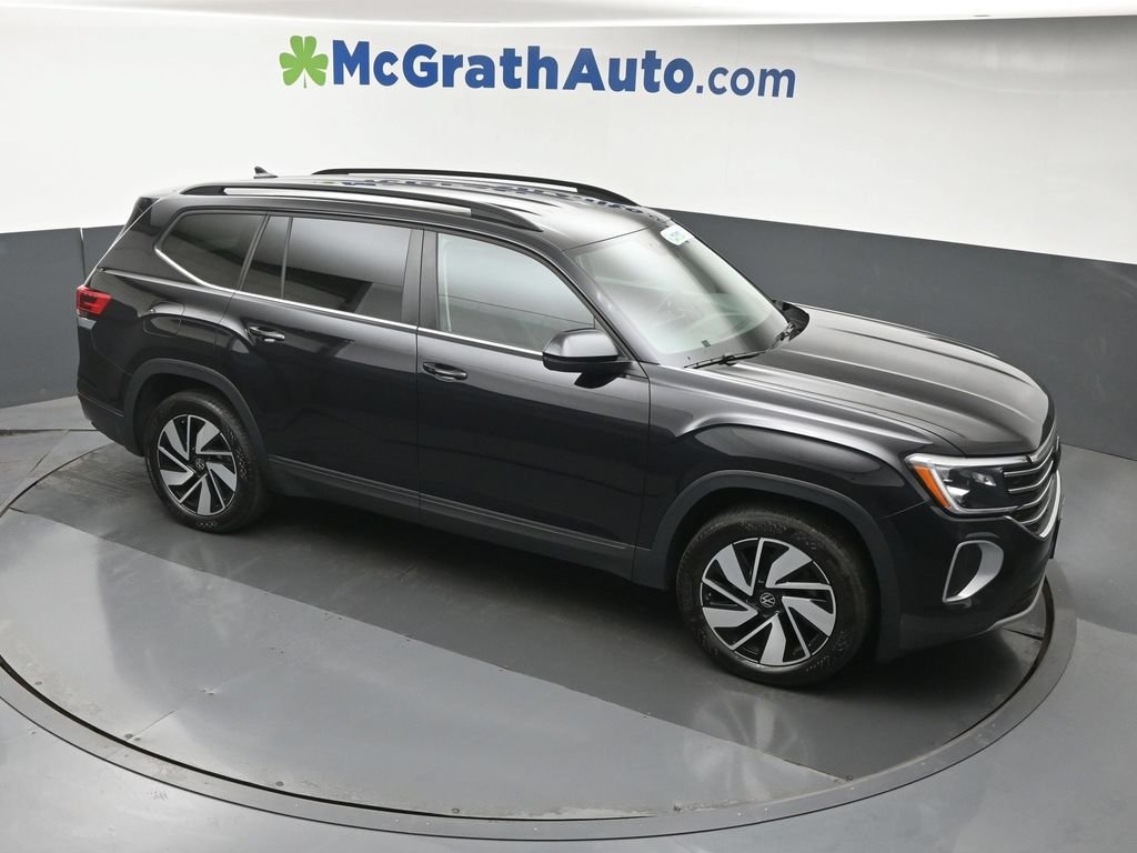 Used 2026 Black Volkswagen SE w/Technology image 3
