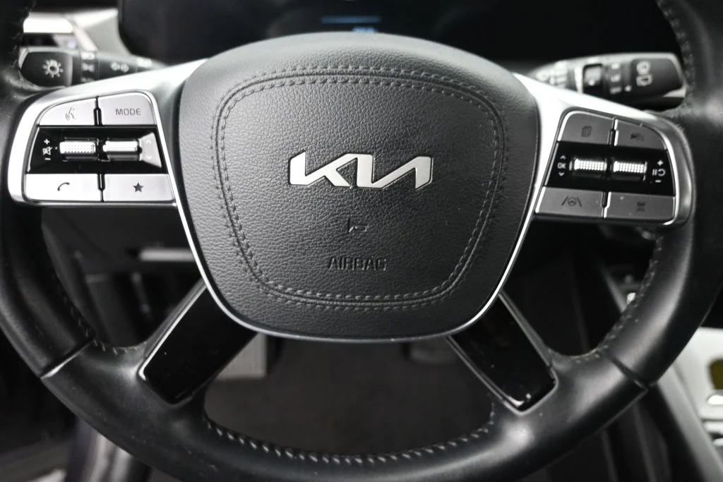Used 2025 Gray Kia S image 17
