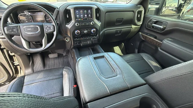 Used 2022 FOREST METALLIC GMC Denali image 26