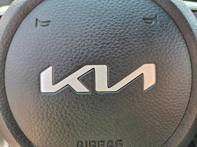 Used 2024 White Kia SX image 33