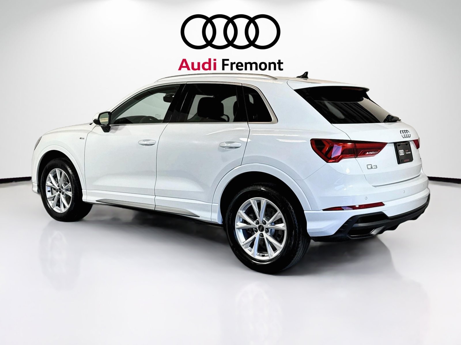 Used 2025 White Audi S line Premium image 7