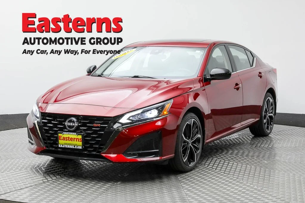 Used 2023 Red Nissan 2.5 SR image 1