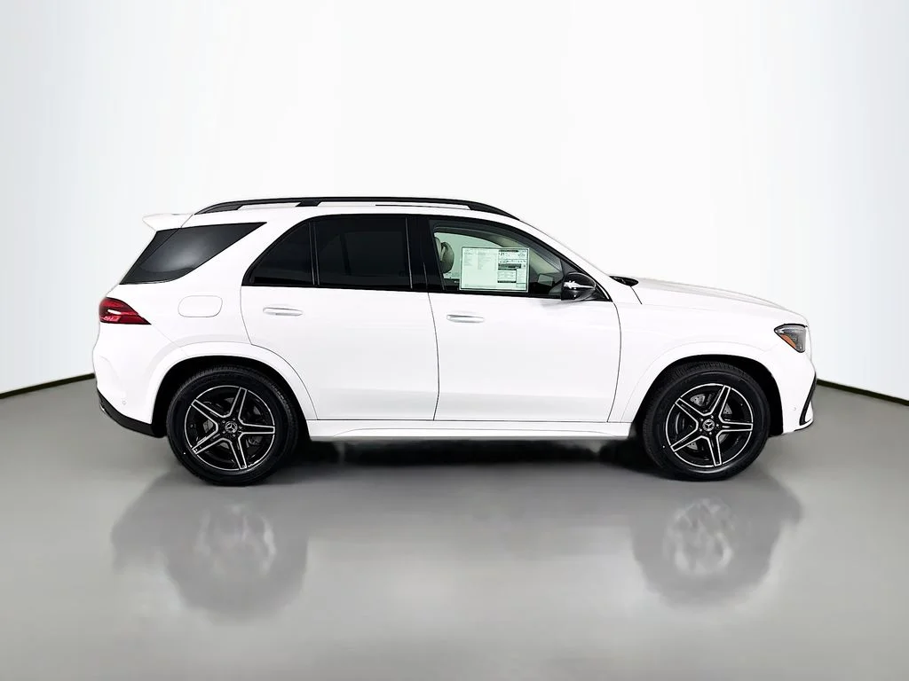 New 2026 MANUFAKTUR Moonlight White Metallic Mercedes-Benz GLE 450 image 8