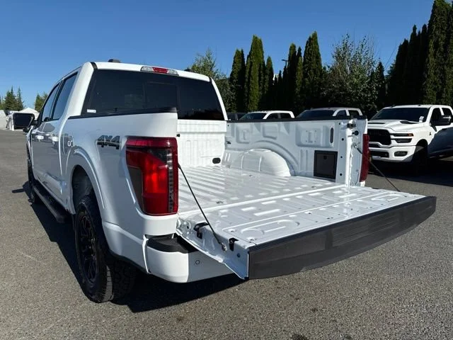 Used 2025 Oxford White Ford XLT image 15