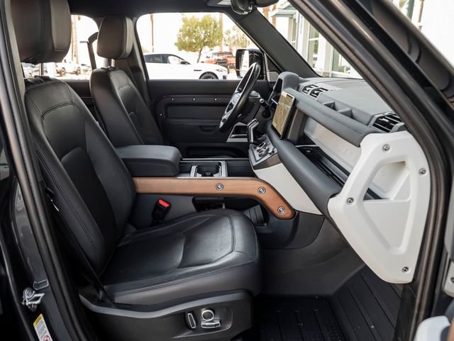 Certified Used 2023 Carpathian Gray Premium Metallic Land Rover SE image 31