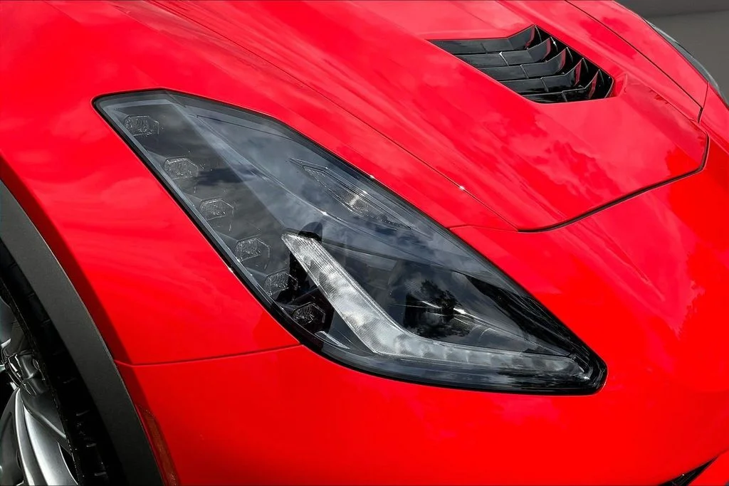 Used 2019 Red Chevrolet Grand Sport image 31