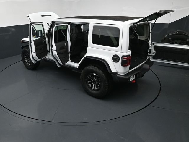 New 2026 Bright White Clear-Coat Exterior Paint Jeep Rubicon X image 28