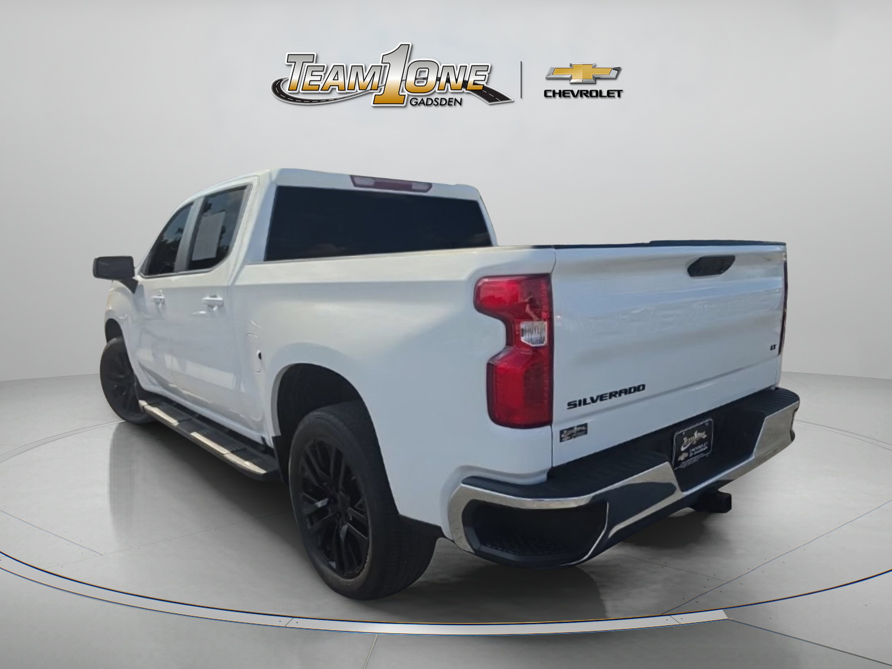 Used 2025 Summit White Chevrolet LT image 5