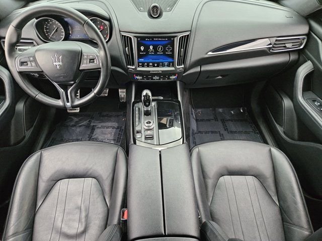 Used 2018  Maserati Base image 26