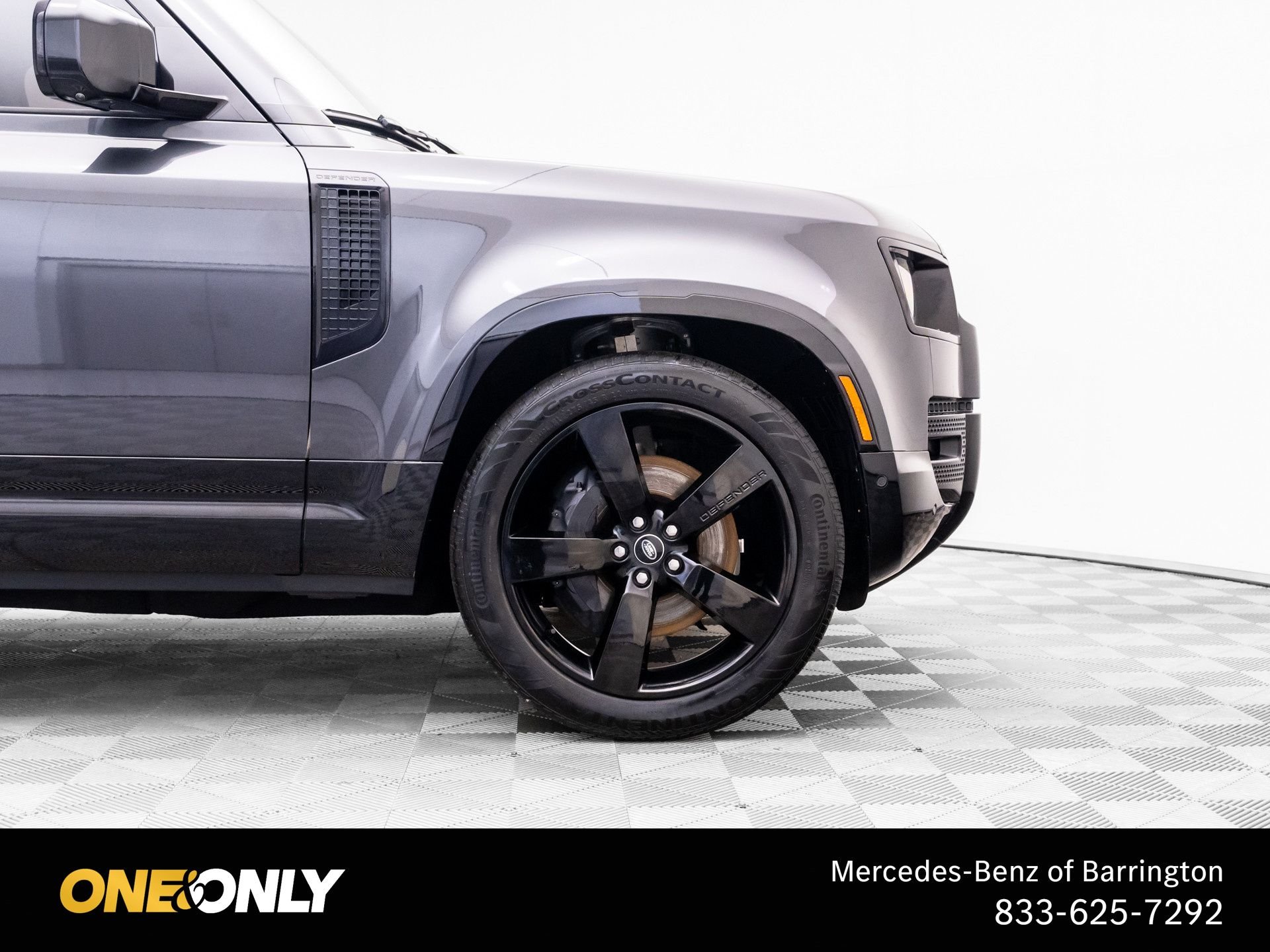 Used 2023 Gray Land Rover X-Dynamic SE image 32