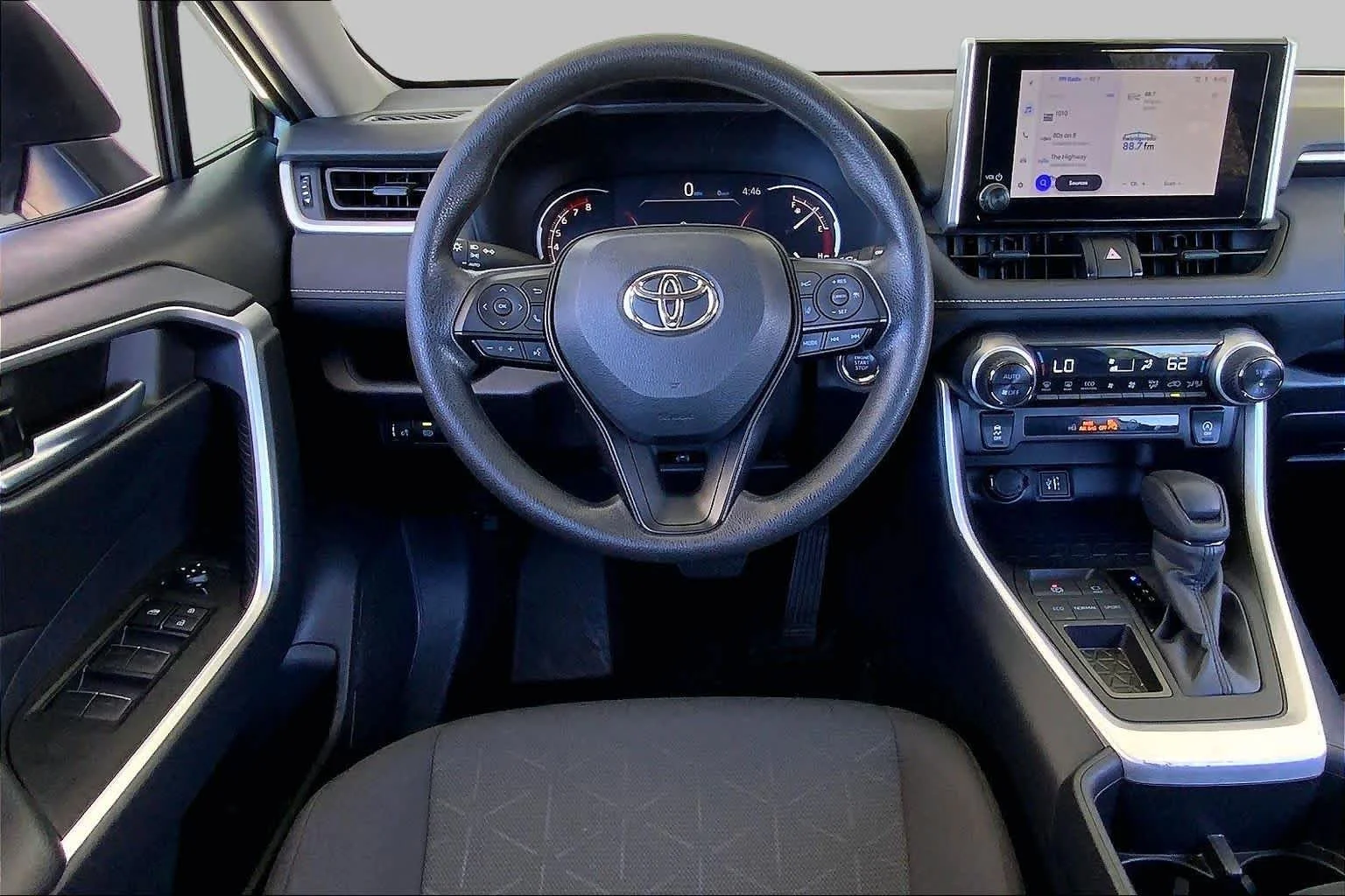 Used 2025 Silver Sky Metallic Toyota XLE image 5