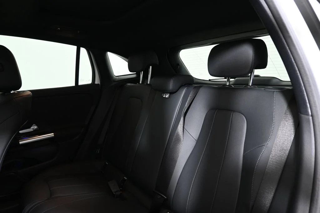 New 2026 White Mercedes-Benz GLA 250 image 4