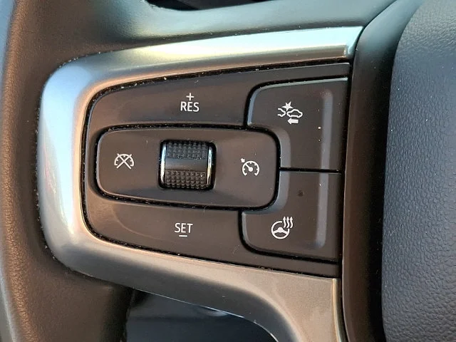 Used 2025 White Chevrolet LT image 20