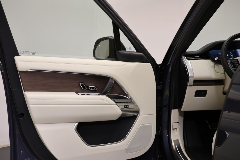 New 2026 Varesine Blue LAND ROVER SE PHEV image 26