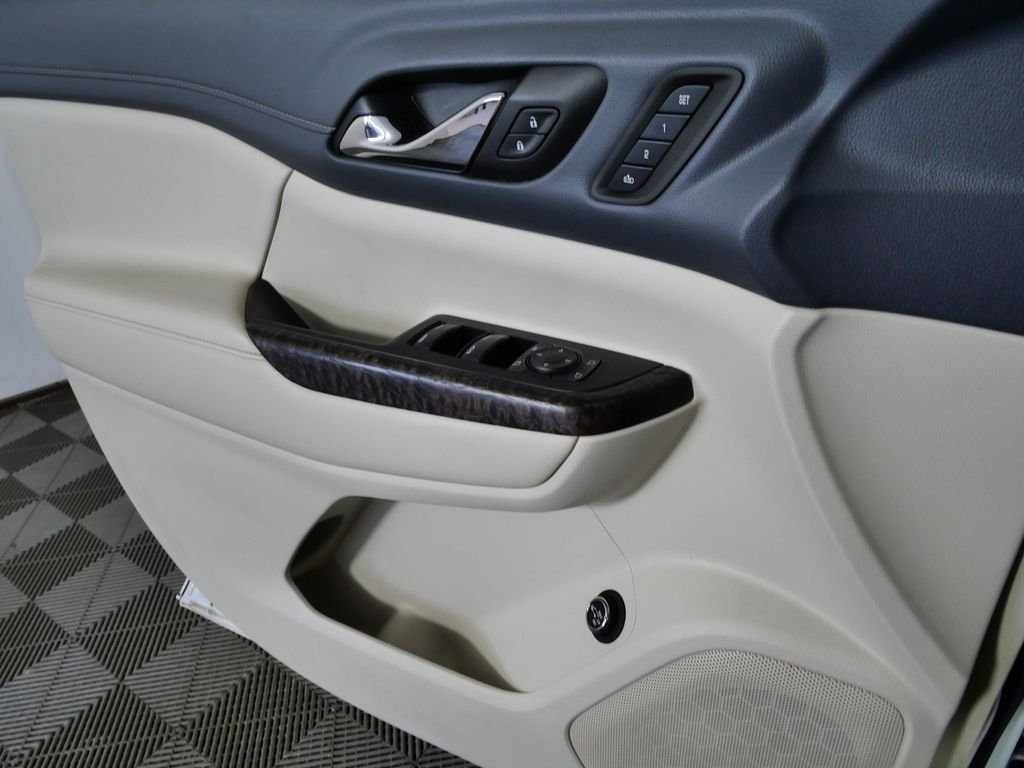 Used 2020 White GMC Denali image 21