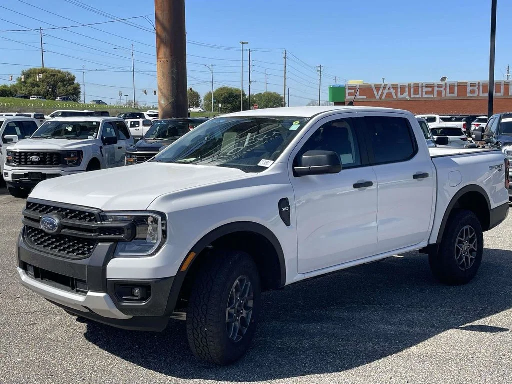 New 2026 Oxford White Ford XLT image 7
