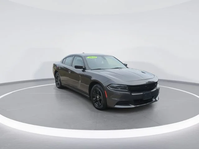 Used 2023 Gray Dodge SXT image 2