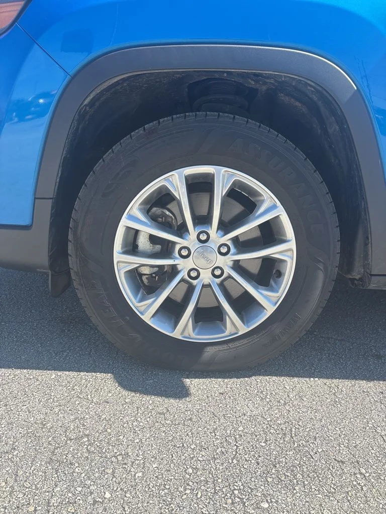 Used 2022 Blue Jeep Latitude Lux image 21