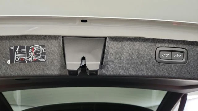 Used 2026 Crystal White Pearl Volvo B6 Ultra image 46