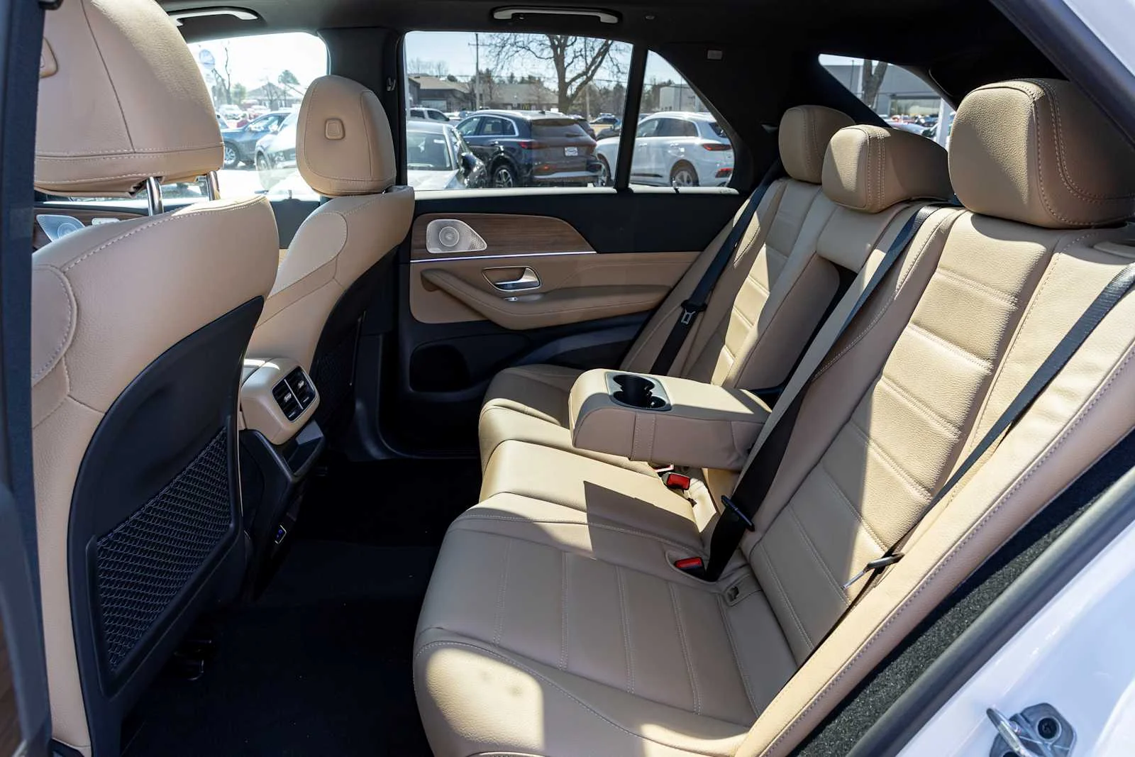 New 2026 MANUFAKTUR Moonlight White Metallic Mercedes-Benz GLE 350 image 24