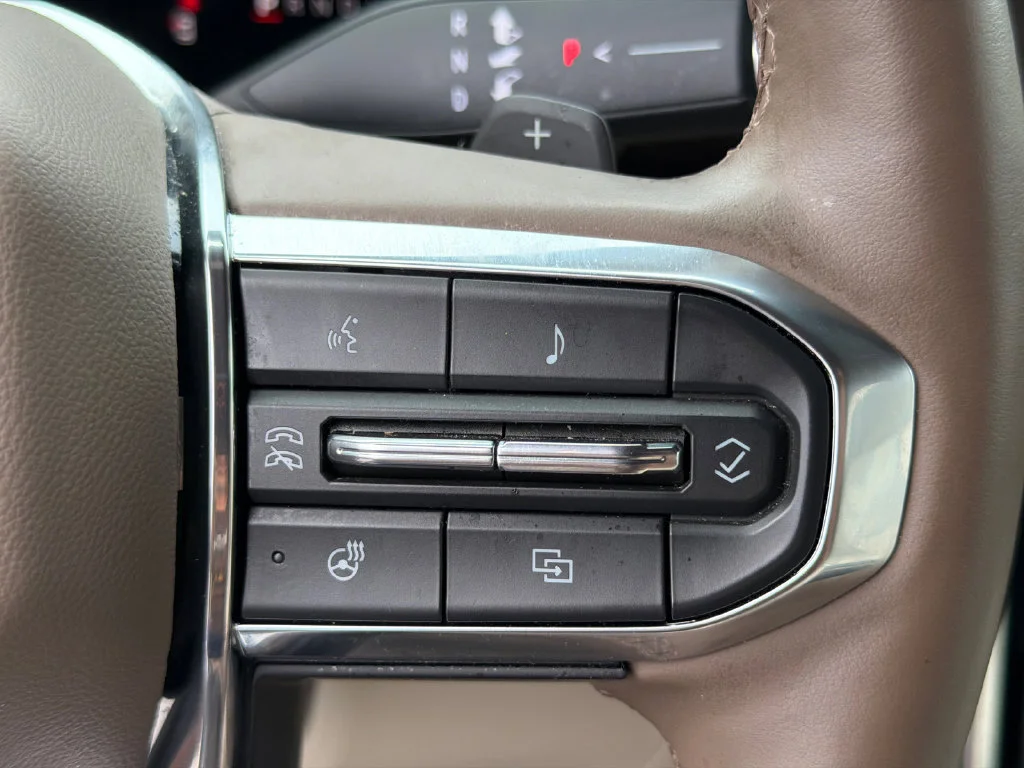 Used 2025 Blue GMC Denali image 26