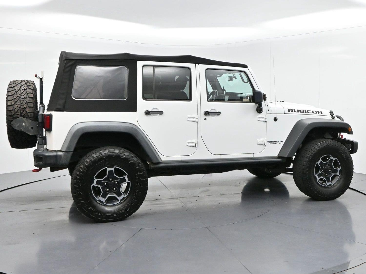Used 2014 Bright White Clearcoat Jeep Rubicon X image 8