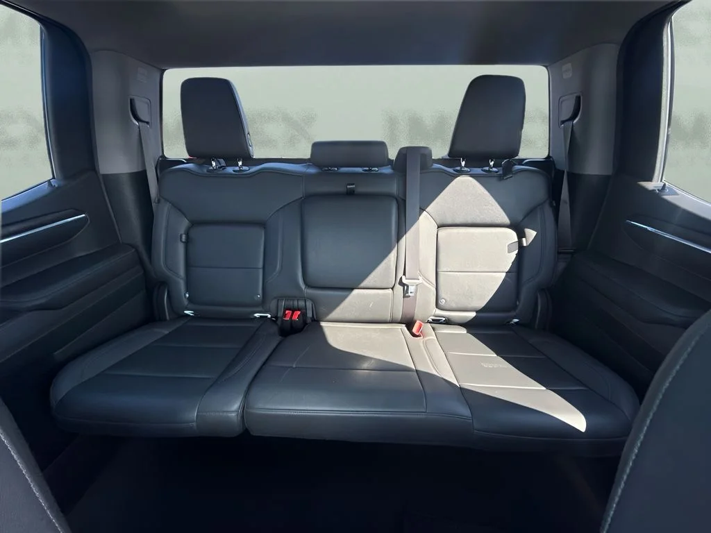 Used 2024 White GMC SLT image 7