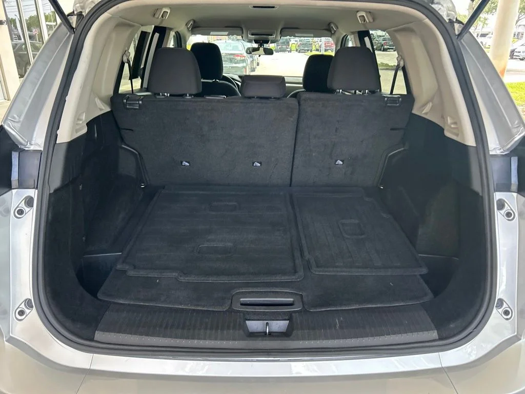 Used 2024 Silver Nissan S image 32