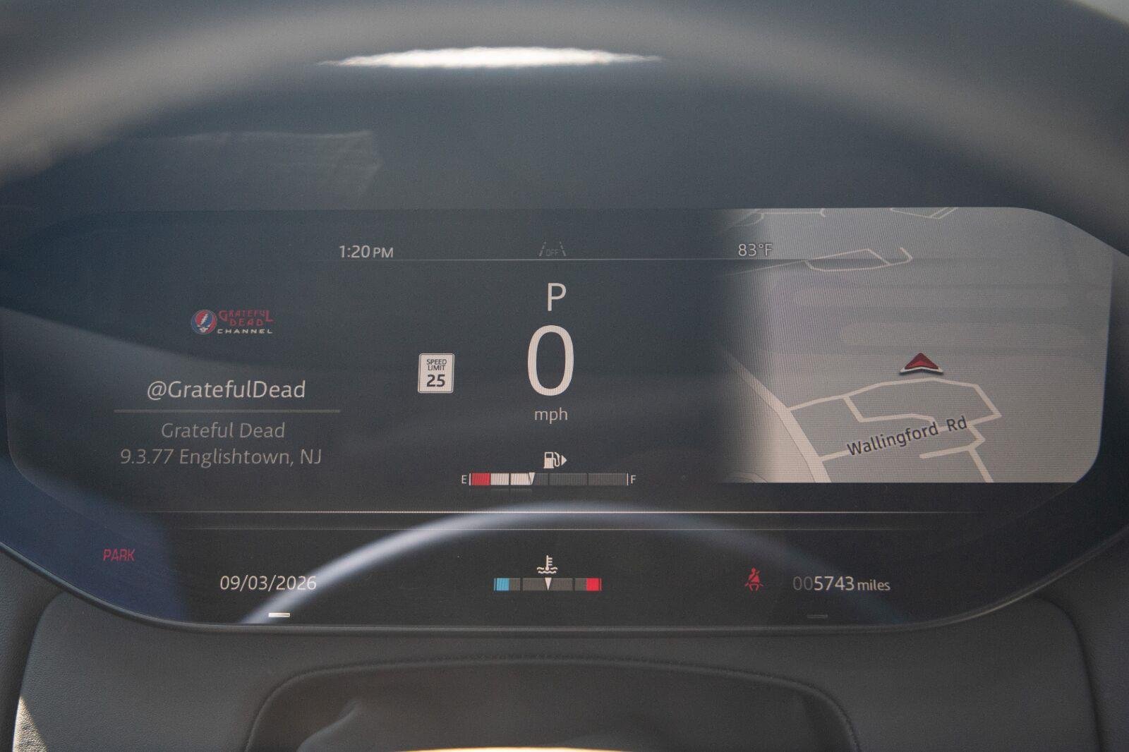 Used 2024 GREEN Land Rover SE image 6