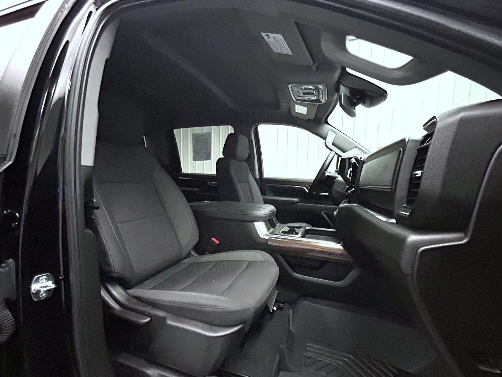 Used 2025 Black Chevrolet LT image 15