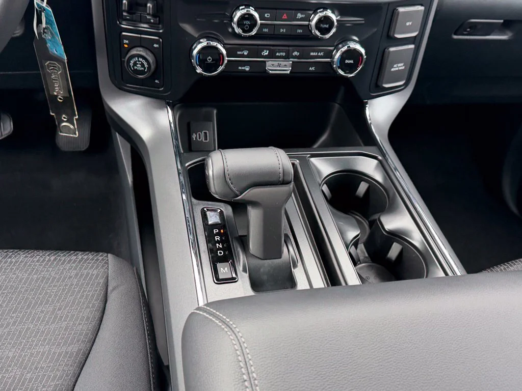 New 2026 Oxford White Ford XLT image 21