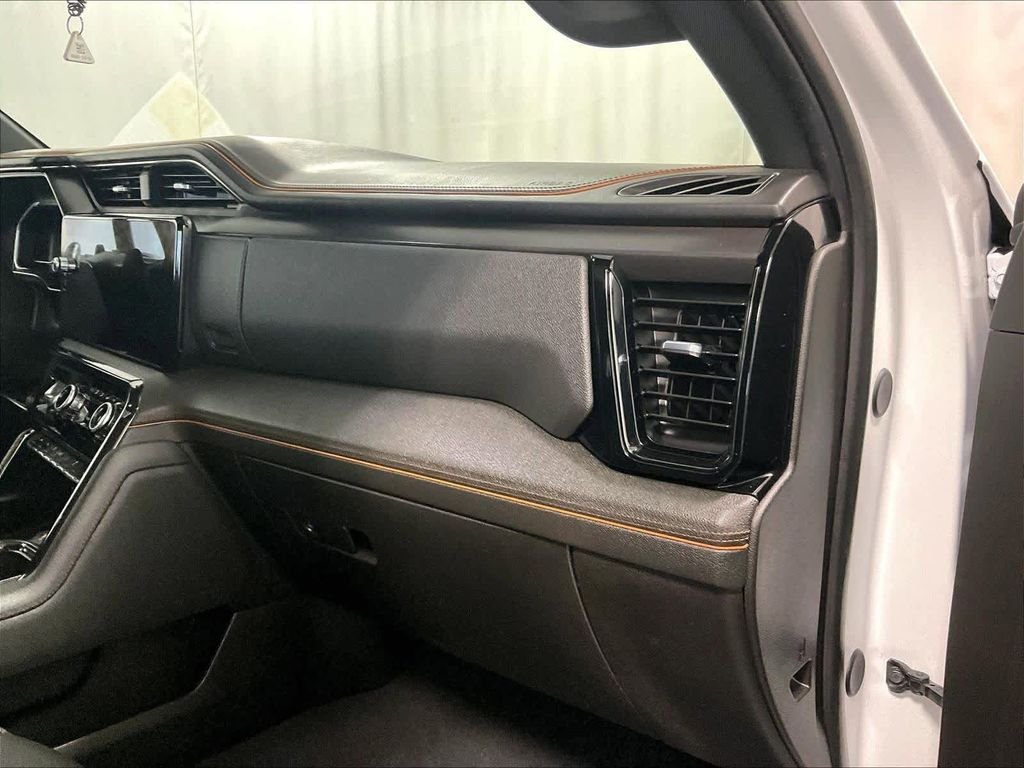 Used 2024 White GMC AT4 image 20