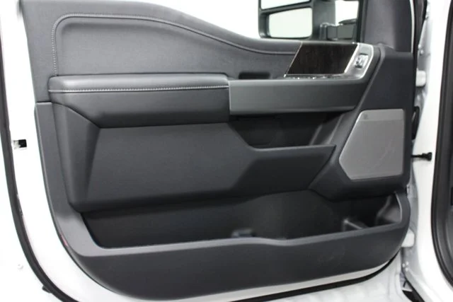 New 2026 Star White Metallic Tri-Coat Ford F-250® Lariat® image 34