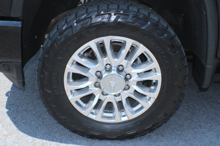 Used 2020 Black Chevrolet High Country image 5