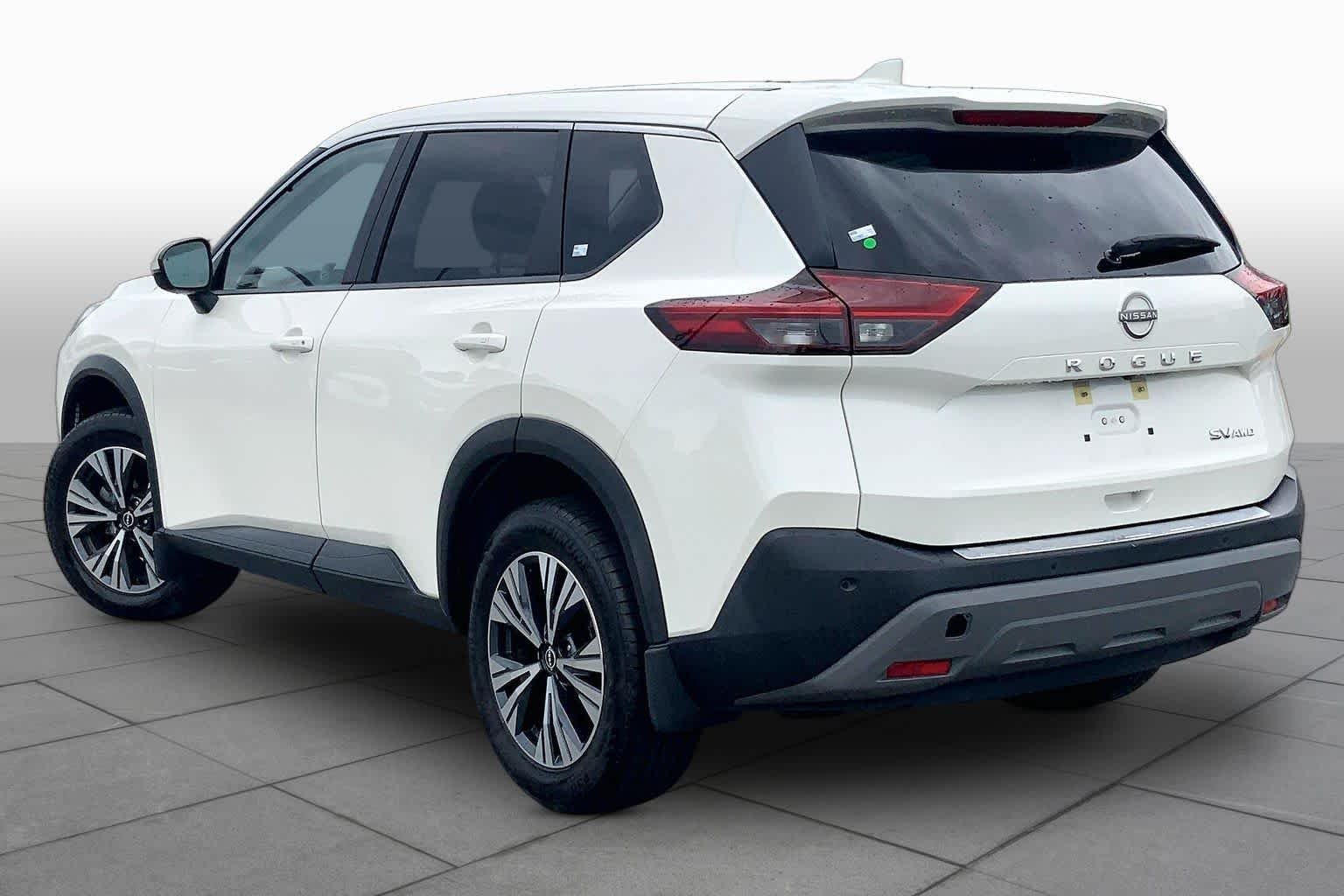 Used 2023 Pearl White Tricoat Nissan SV image 11
