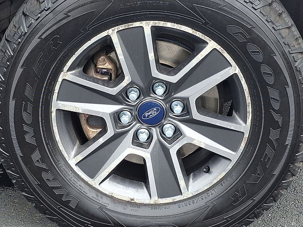 Used 2017 White Ford  image 8