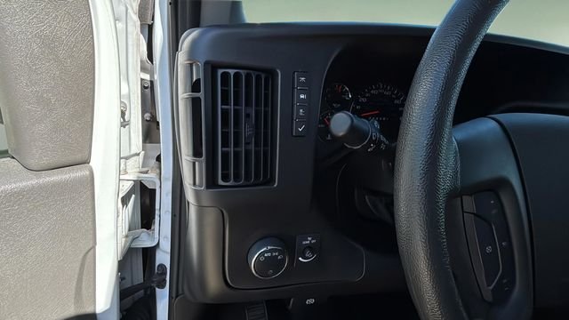 Used 2024 White GMC Work Van image 22