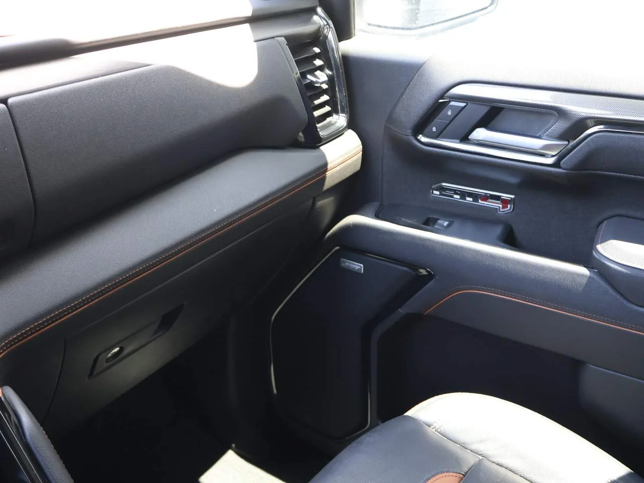 Used 2025 Summit White GMC AT4 Crew Cab image 14