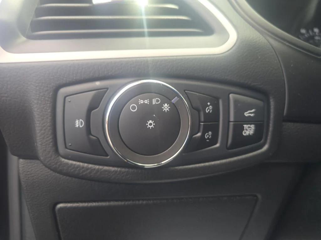 Used 2023 Black Metallic Ford SEL image 15