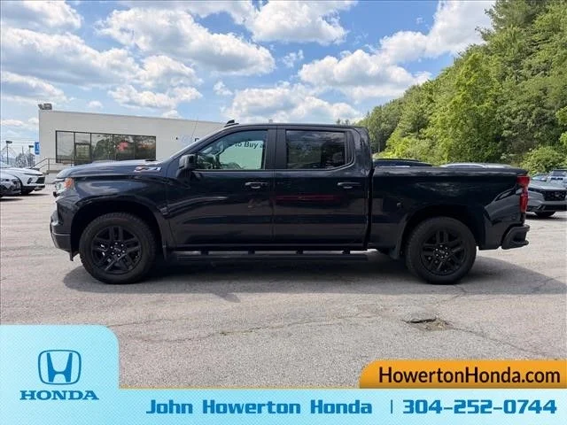 Used 2022  Chevrolet RST image 9