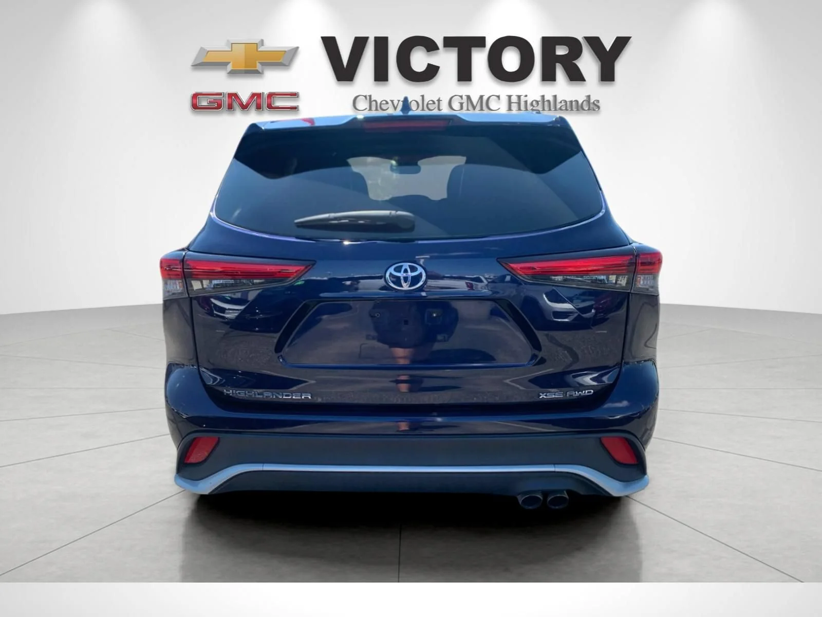 Used 2021 Blue Toyota XSE image 4