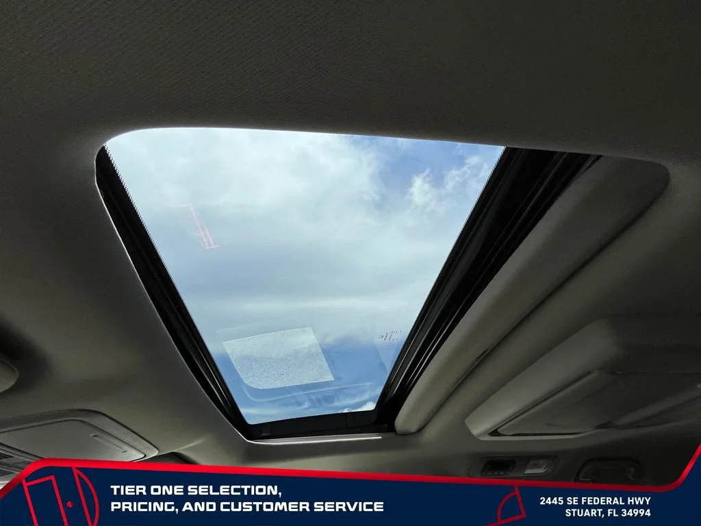 Used 2018 Green Honda Touring image 34