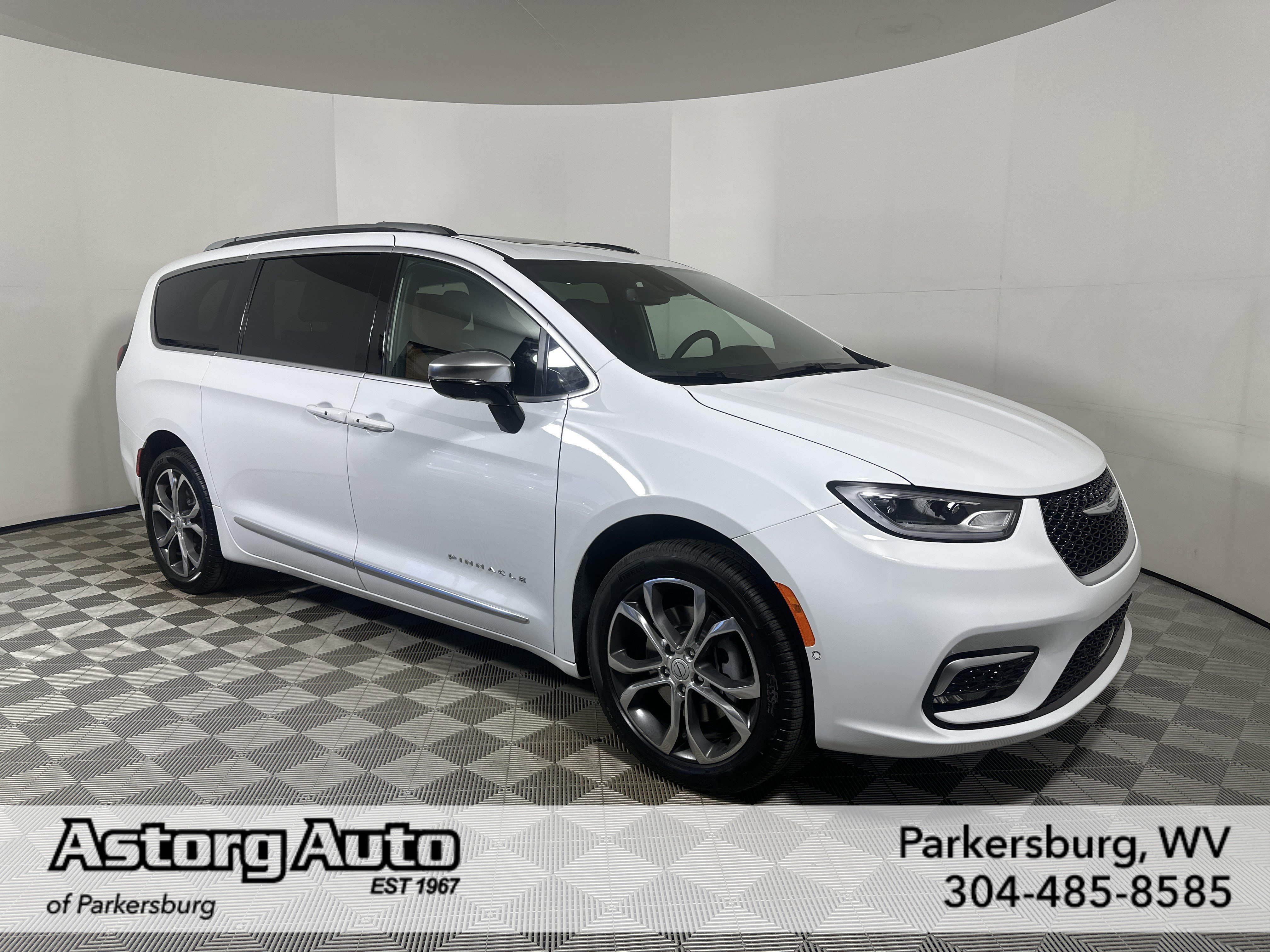 2026 Chrysler Pacifica Pinnacle AWD's photo