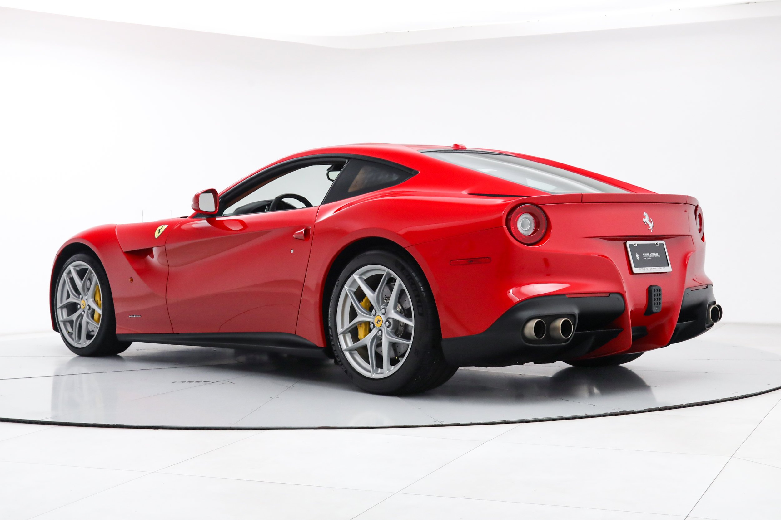 Used 2016 Red Ferrari  image 7