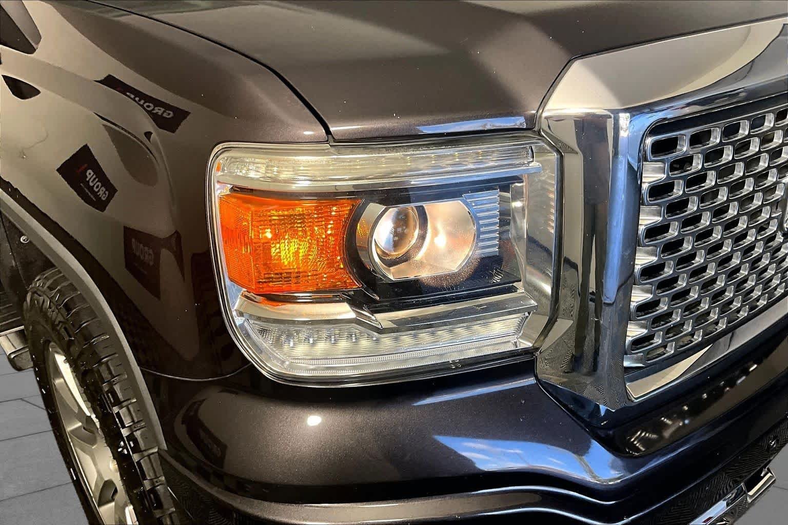 Used 2015 IRIDIUM METALLIC GMC Denali image 26