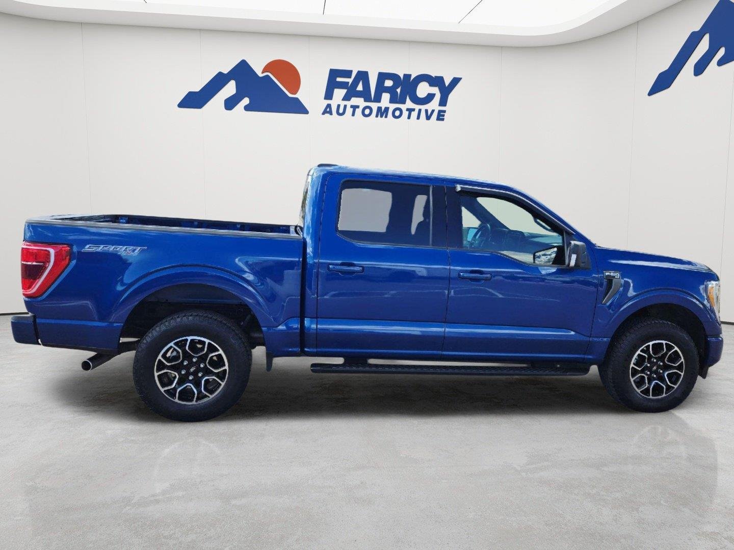Used 2023 Atlas Blue Ford XLT image 7