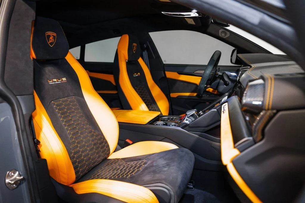 Used 2022  Lamborghini  image 21