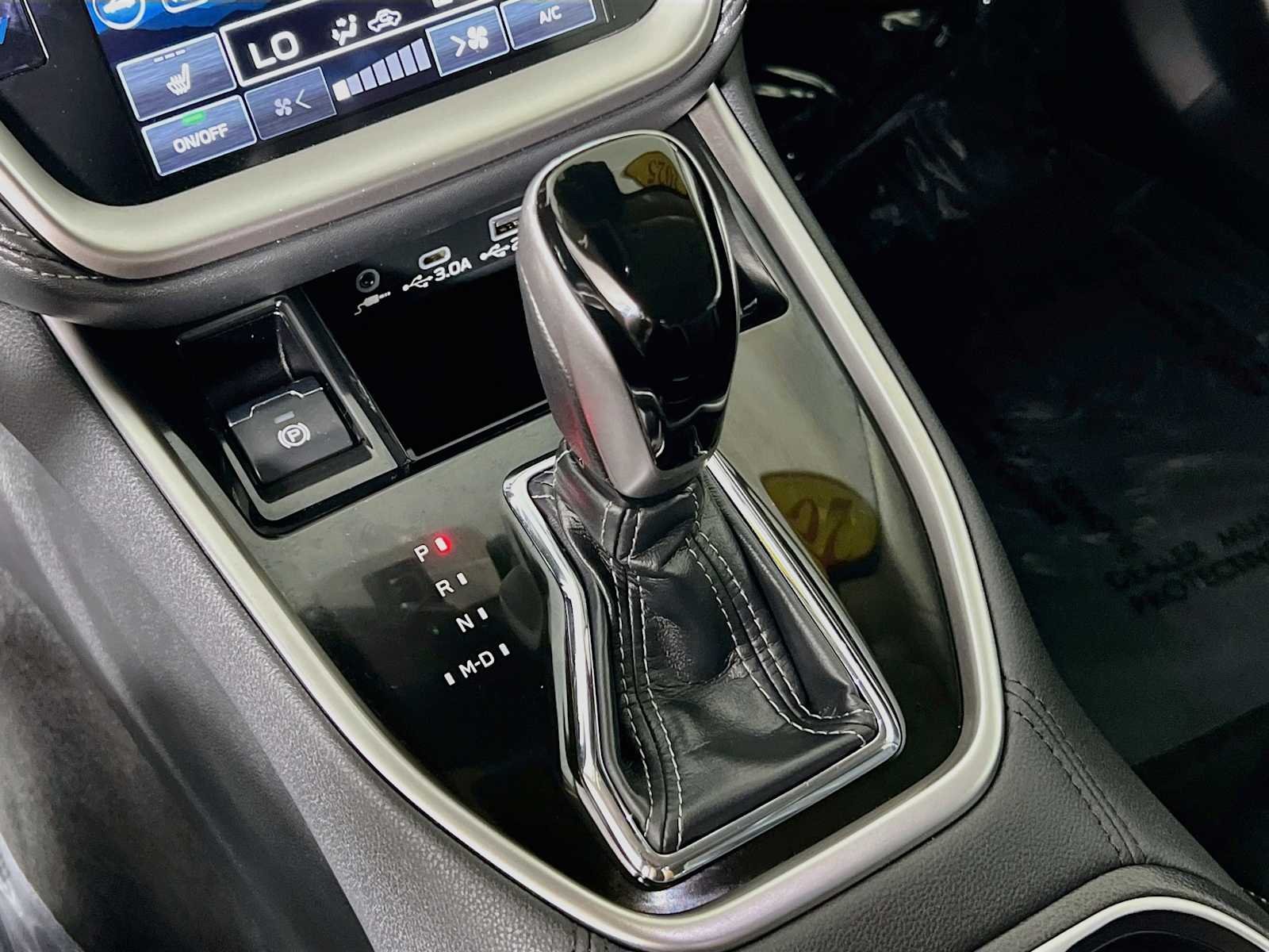 Used 2025 Autumn Green Metallic Subaru Limited image 17