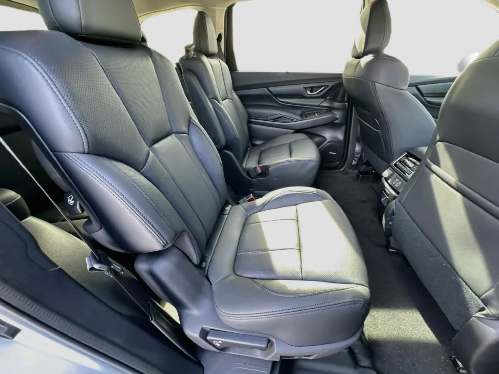 New 2027 Silver Subaru Onyx Edition Touring image 36