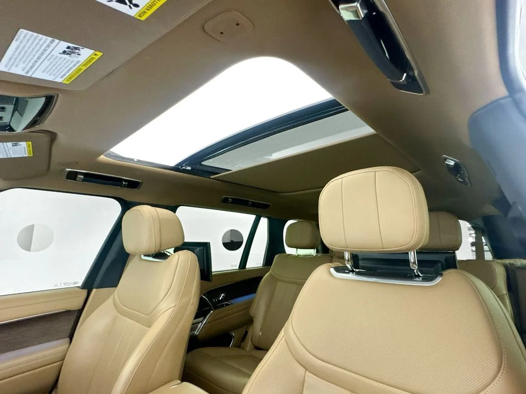 Used 2025 Black Land Rover SE image 22